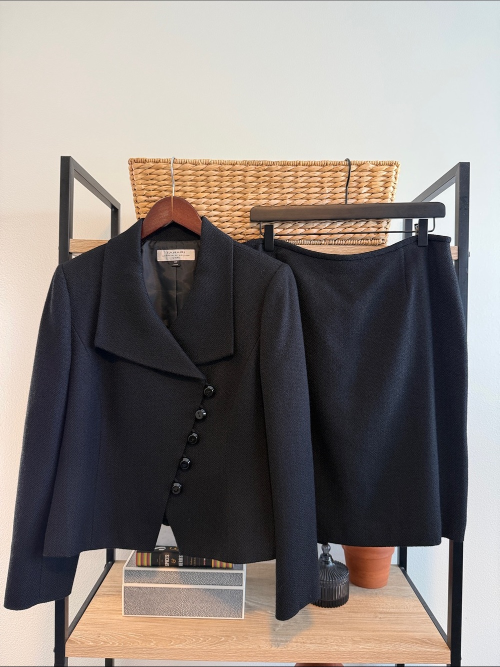 Tahari Arthur S. Levine Black Wool Blend Jacquard Blazer Jacket & Skirt (2 piece